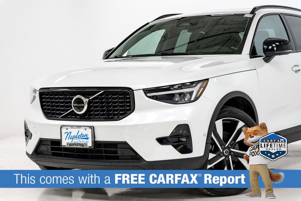 Used 2024 Volvo XC40 B5 Plus w/ Climate Package image 2