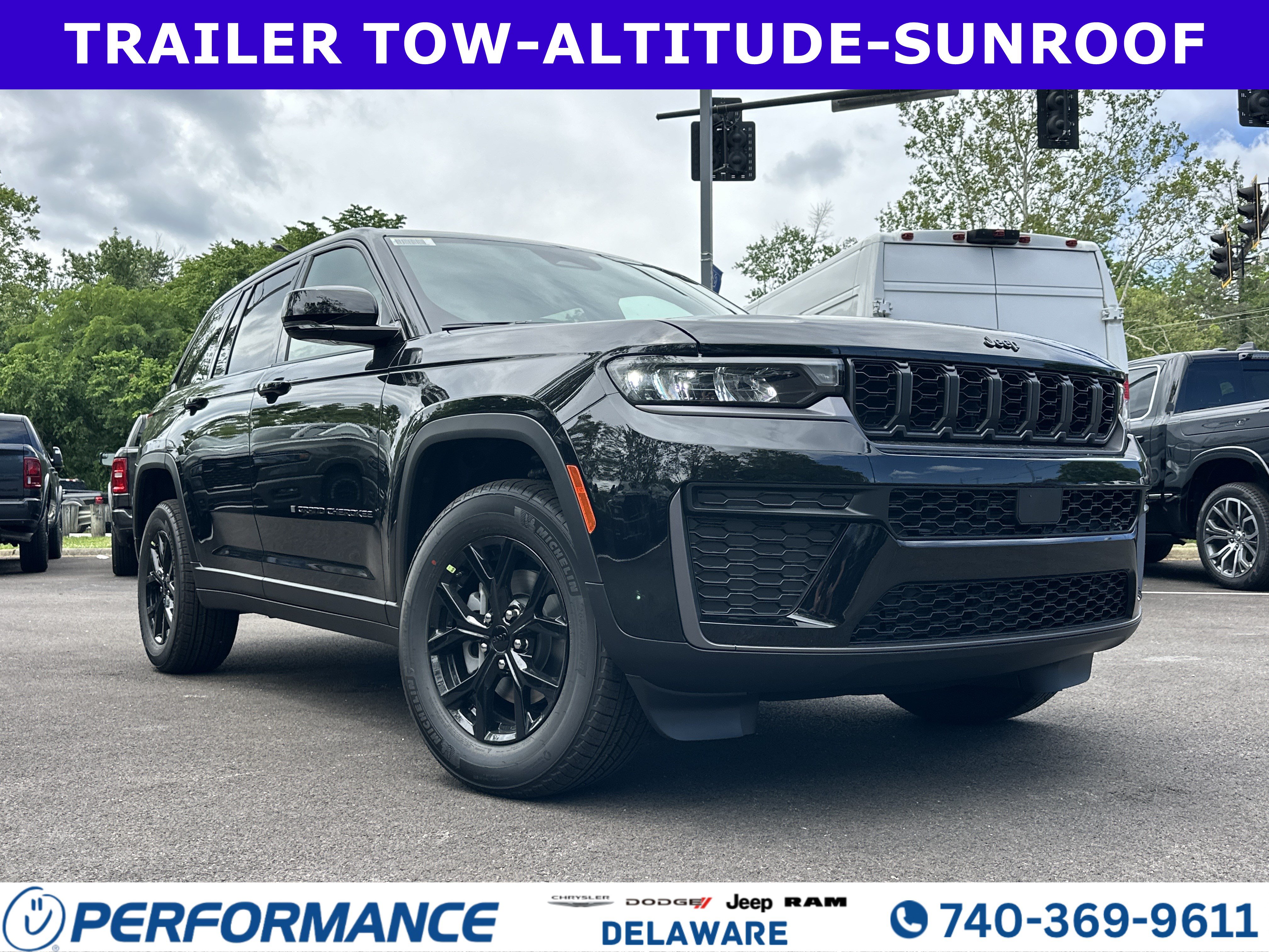 New 2026 Jeep Grand Cherokee Altitude AWD/4WD image 1