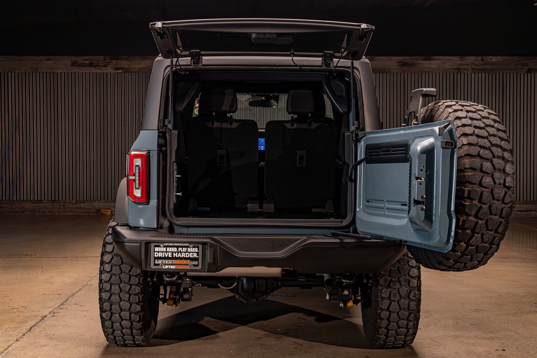 Used 2023 Ford Bronco Badlands image 8