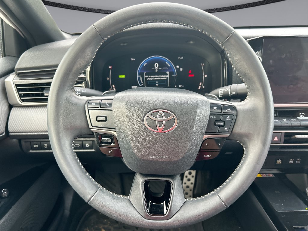 Used 2025 Toyota Camry SE w/ Multimedia Upgrade Package FWD image 15