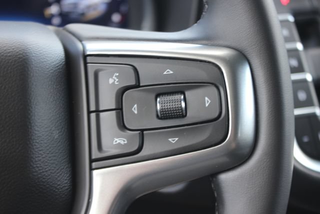 Used 2023 Chevrolet Suburban Z71 w/ Luxury Package AWD/4WD image 14
