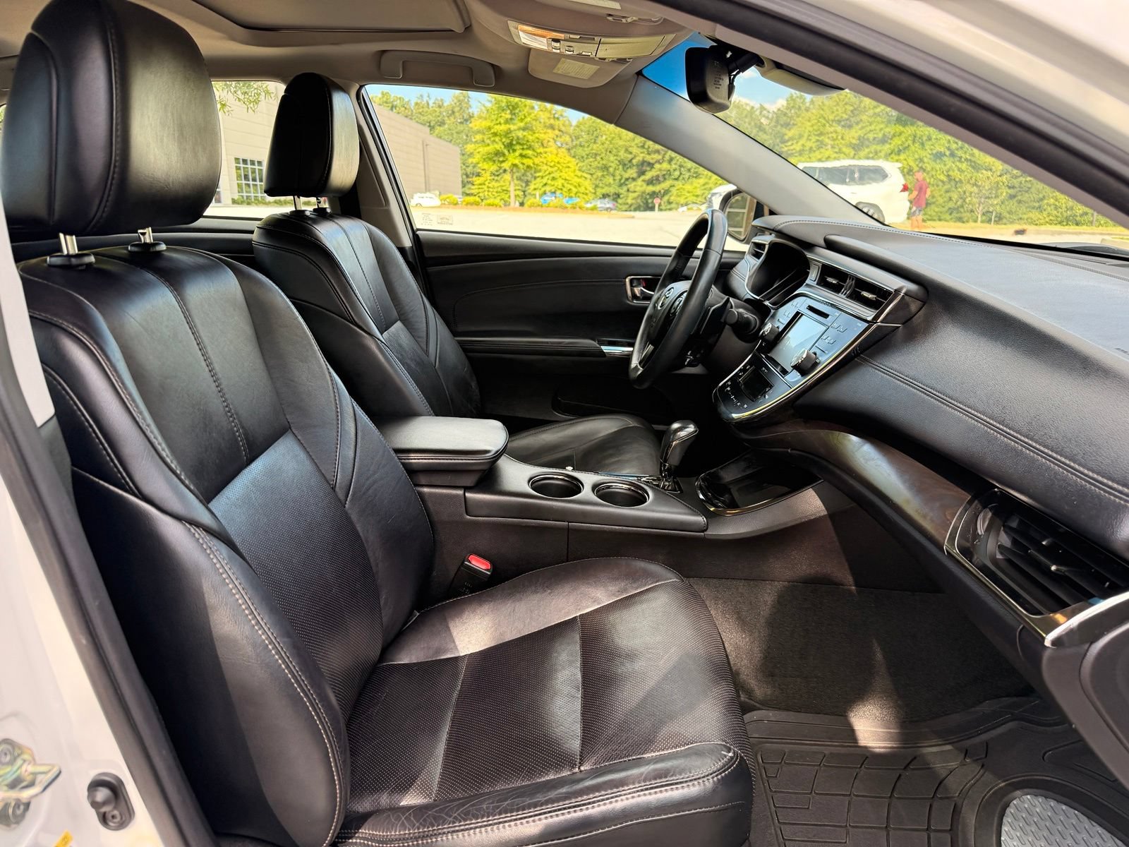 Used 2016 Toyota Avalon Limited w/ Toyota Safety Sense Package FWD image 36
