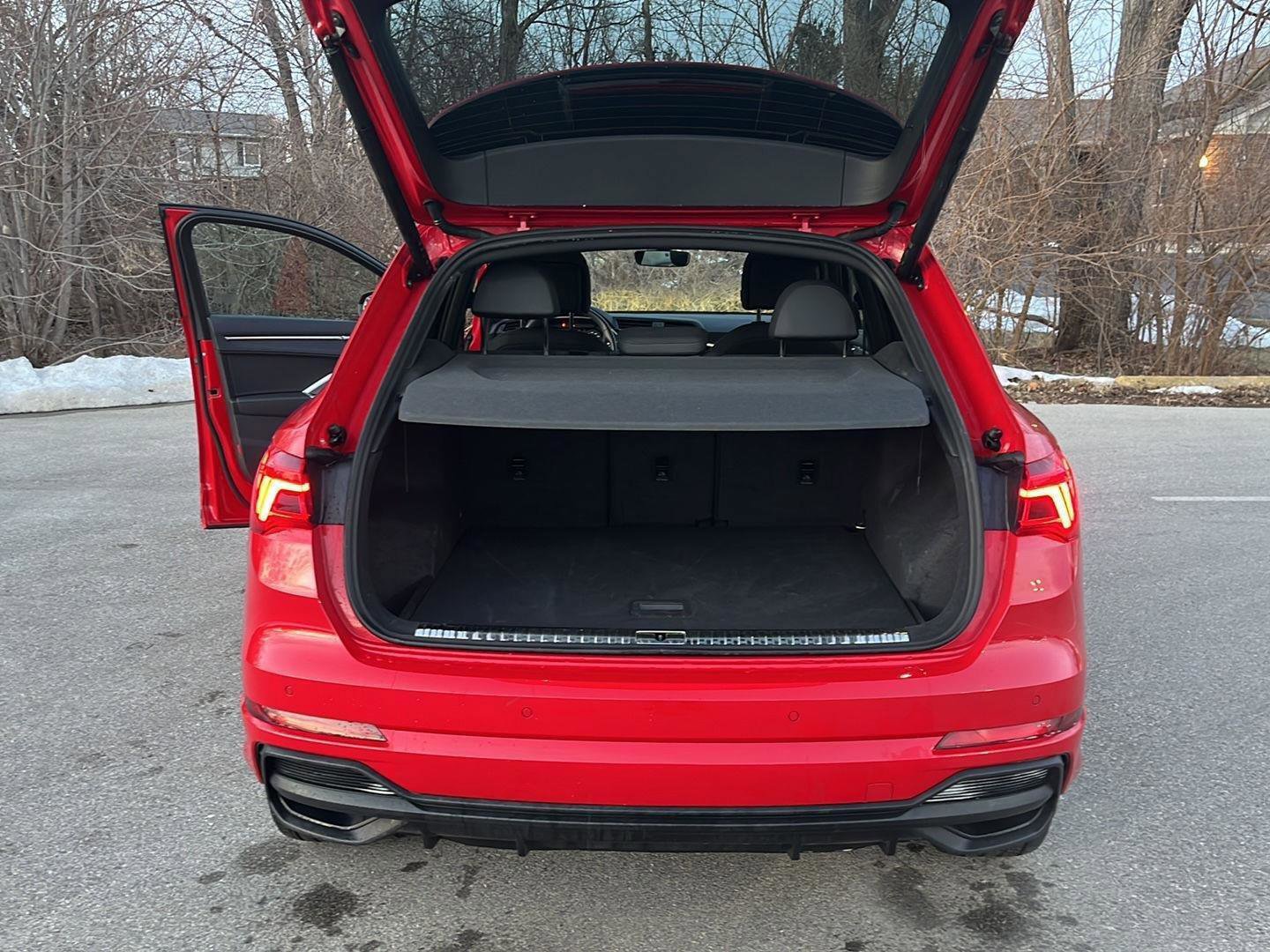 Used 2025 Audi Q3 2.0T Premium image 2