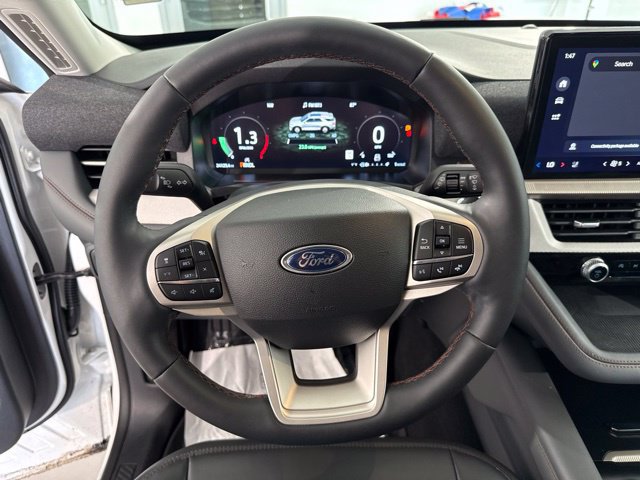 Used 2025 Ford Explorer Active w/ Active Comfort Package RWD image 26