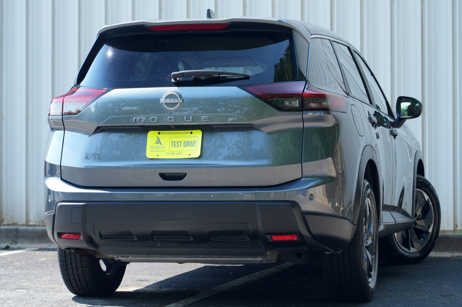 Used 2025 Nissan Rogue SV FWD image 4