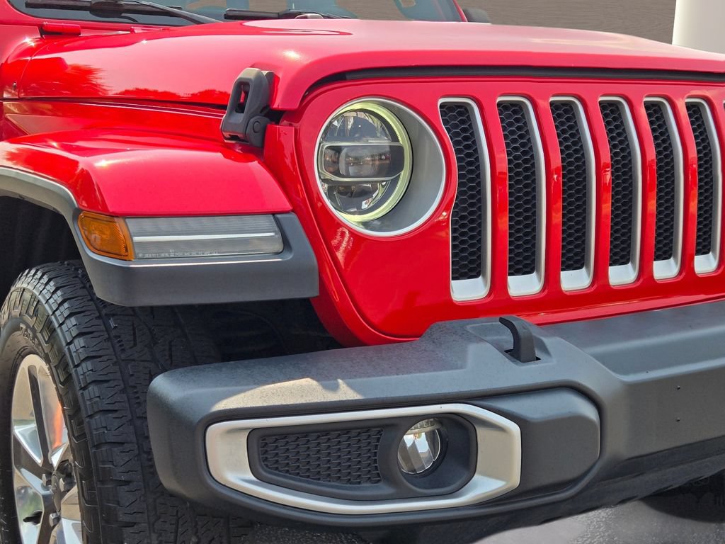 Used 2018 Jeep Wrangler Unlimited Sahara AWD/4WD image 2