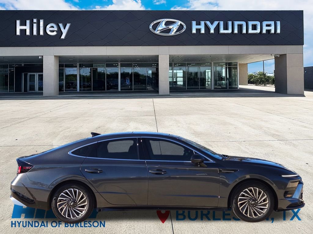 Certified 2025 Hyundai Sonata Limited image 3