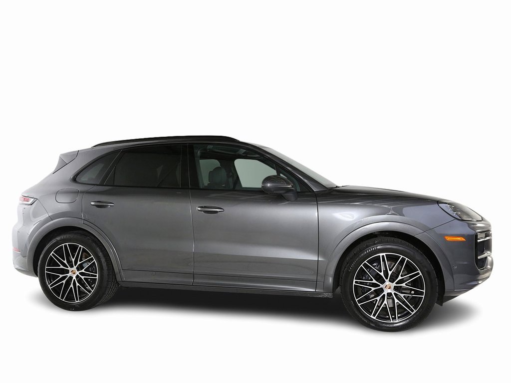 Used 2025 Porsche Cayenne image 11
