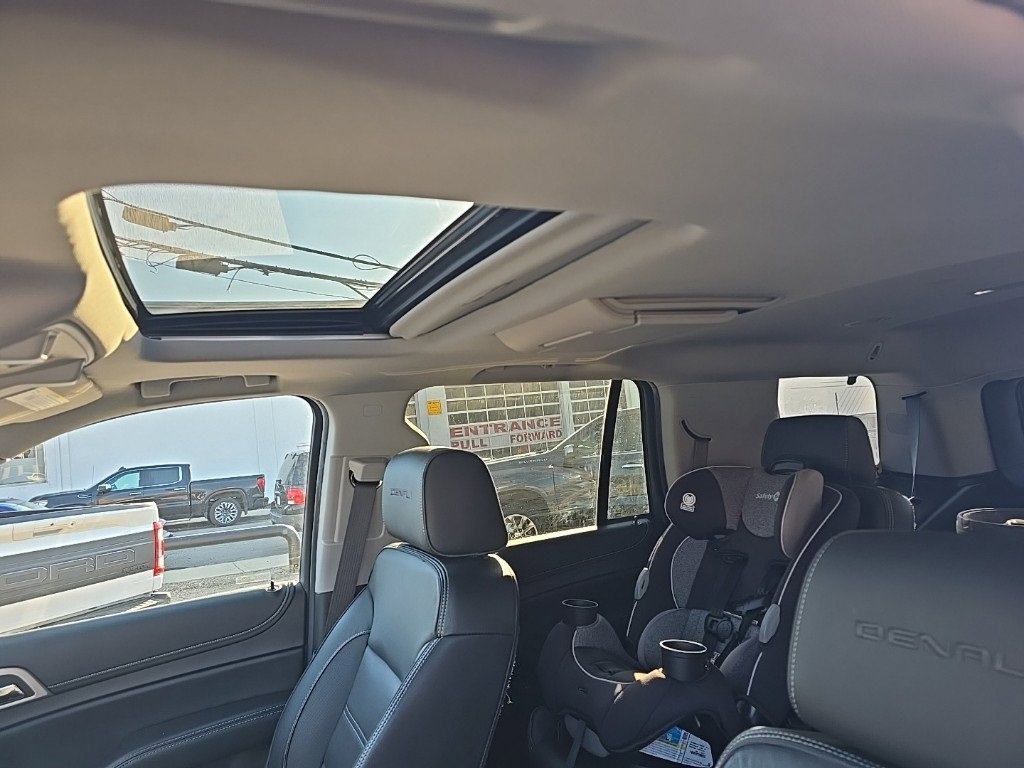 Used 2020 GMC Yukon Denali w/ Denali Ultimate Package image 8