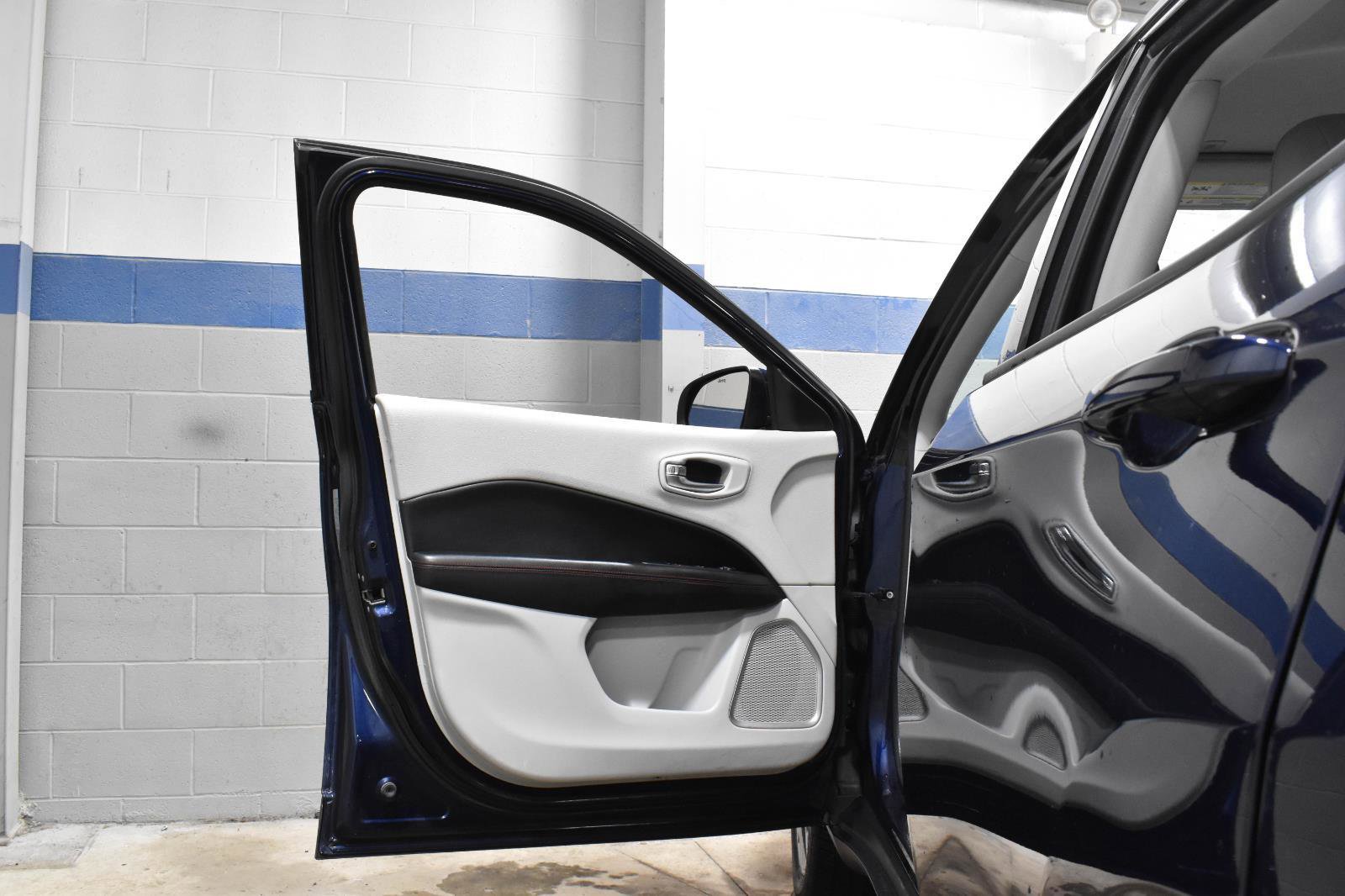 Used 2019 Jeep Compass Limited image 9