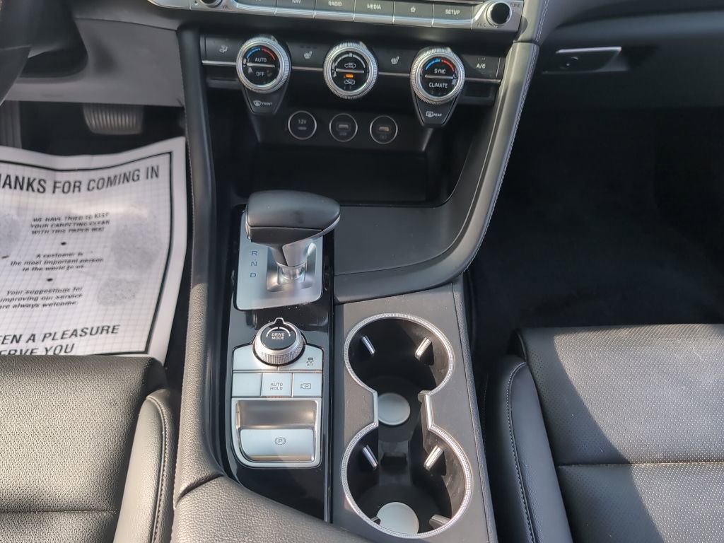 Used 2023 Genesis G70 2.0T image 18