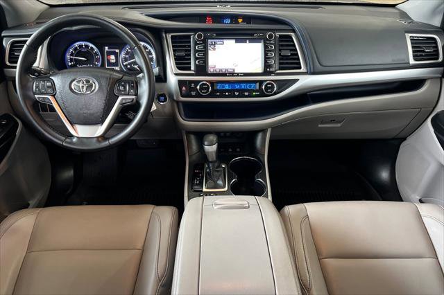 Certified 2018 Toyota Highlander XLE image 3