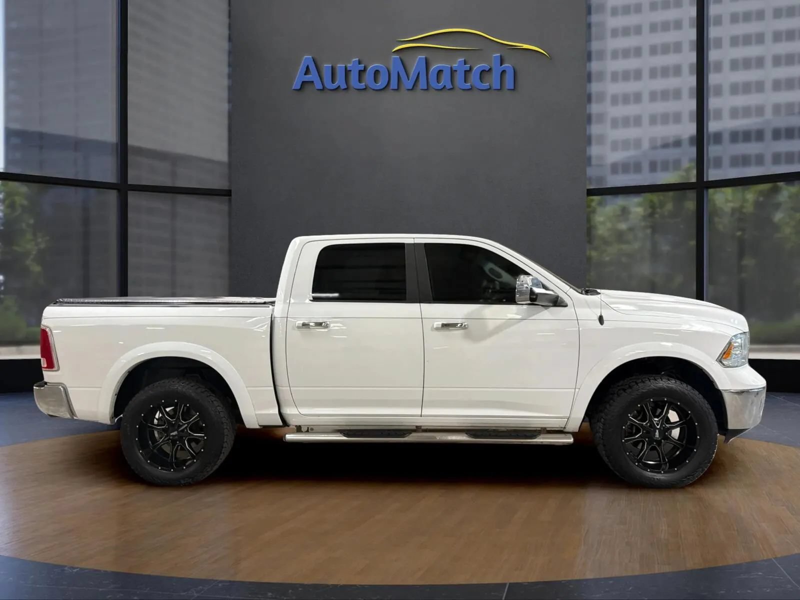 Used 2017 RAM 1500 Laramie AWD/4WD image 13