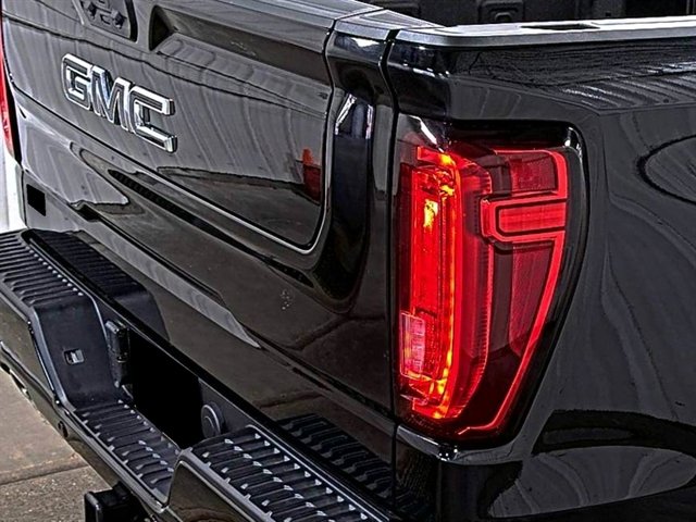 Used 2025 GMC Sierra 1500 Denali Ultimate image 10