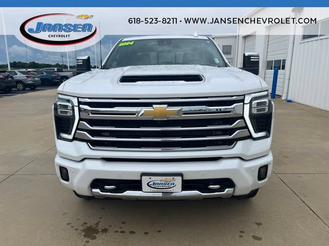 Used 2024 Chevrolet Silverado 2500 High Country w/ High Country Premium Package AWD/4WD image 2