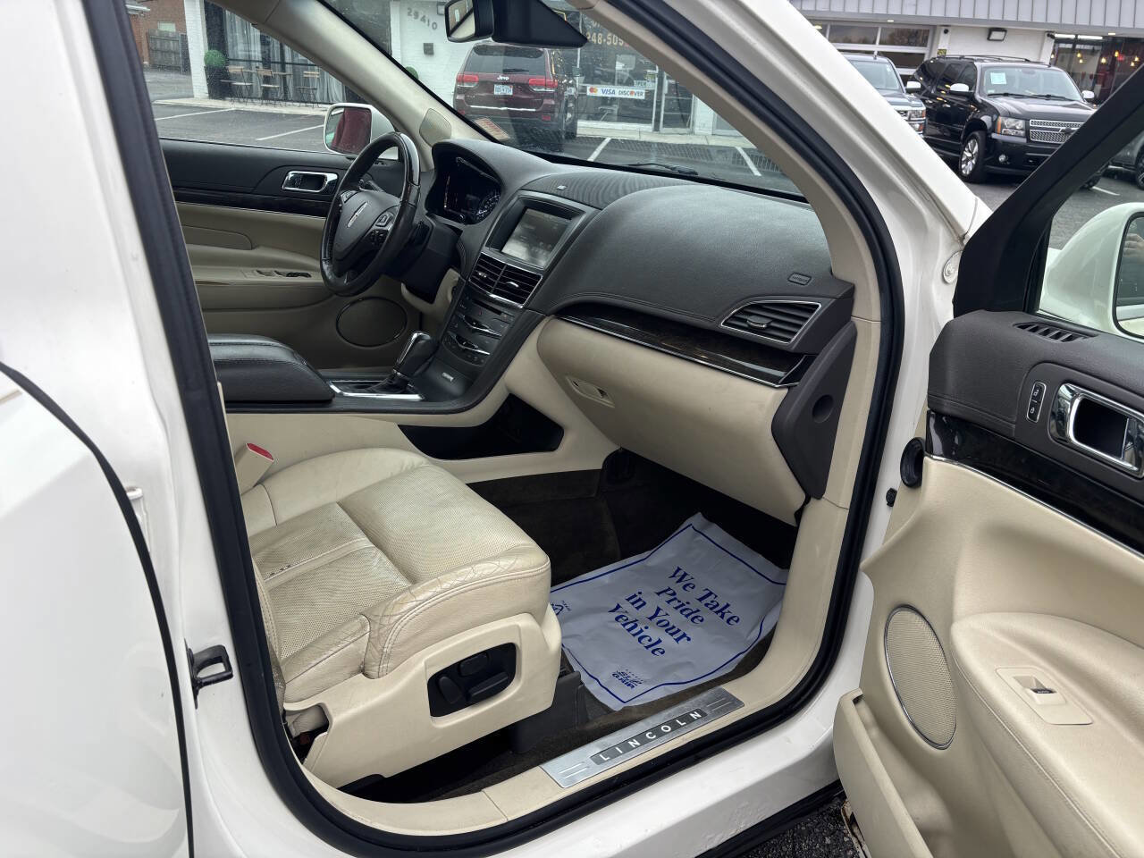 Used 2014 Lincoln MKT AWD w/ Equipment Group 201A image 12