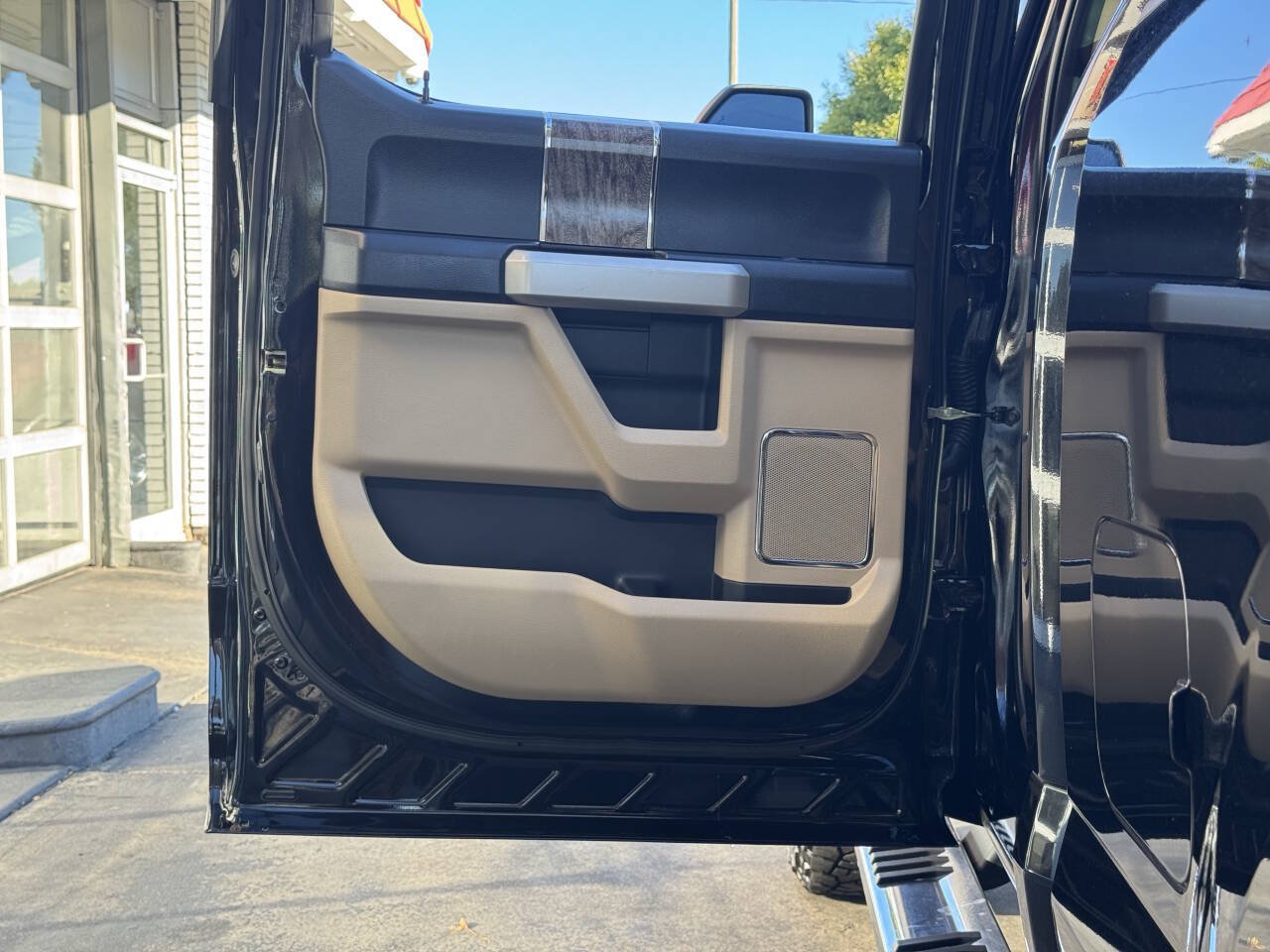 Used 2017 Ford F350 Lariat w/ Lariat Ultimate Package AWD/4WD image 36