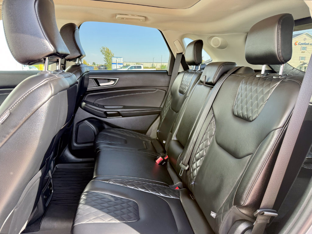 Used 2024 Ford Edge Titanium AWD/4WD image 12