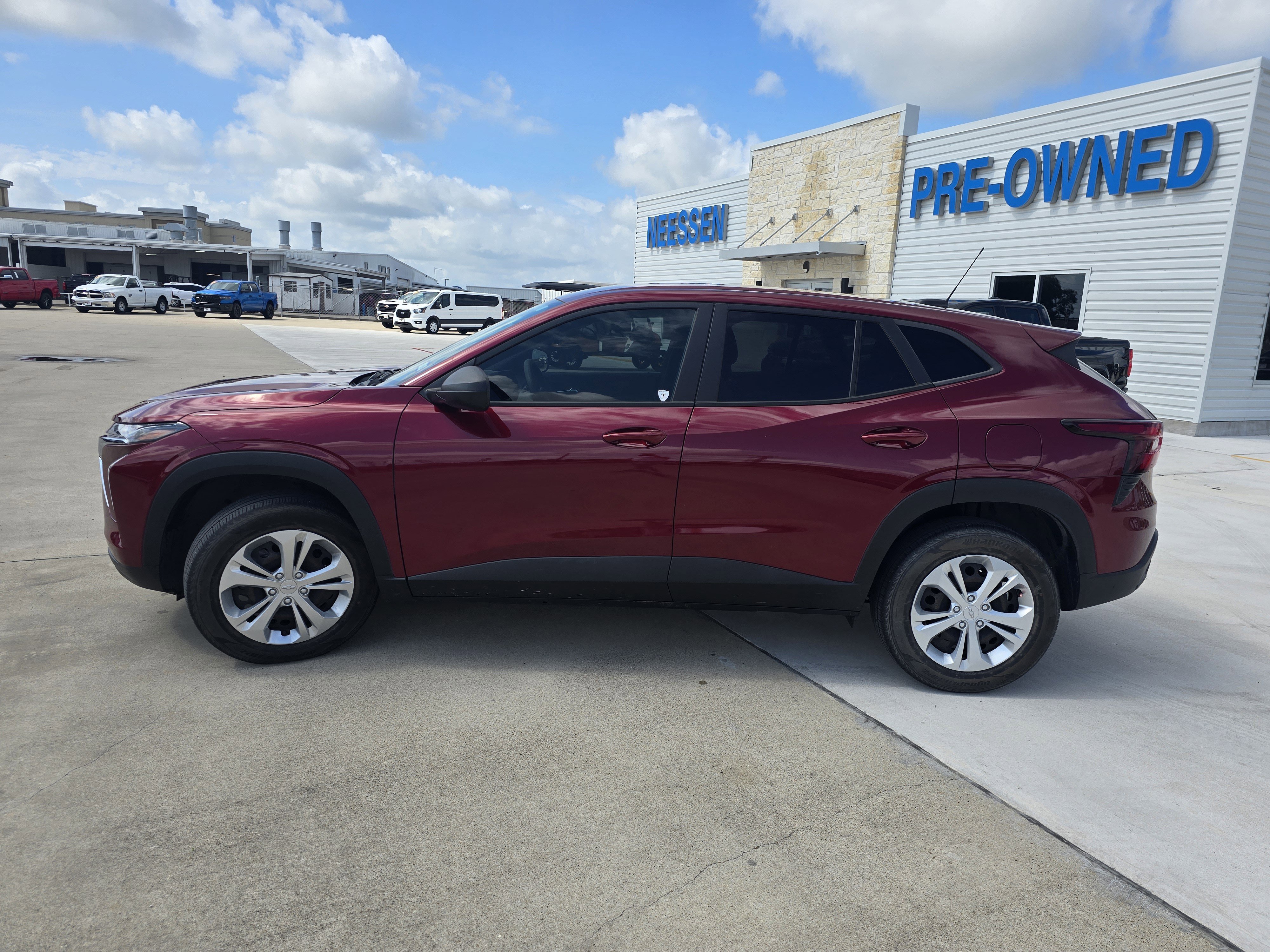 Used 2025 Chevrolet Trax LS w/ Driver Confidence Package FWD image 6