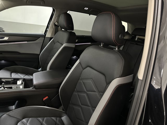 New 2026 Volkswagen Atlas Peak Edition image 14