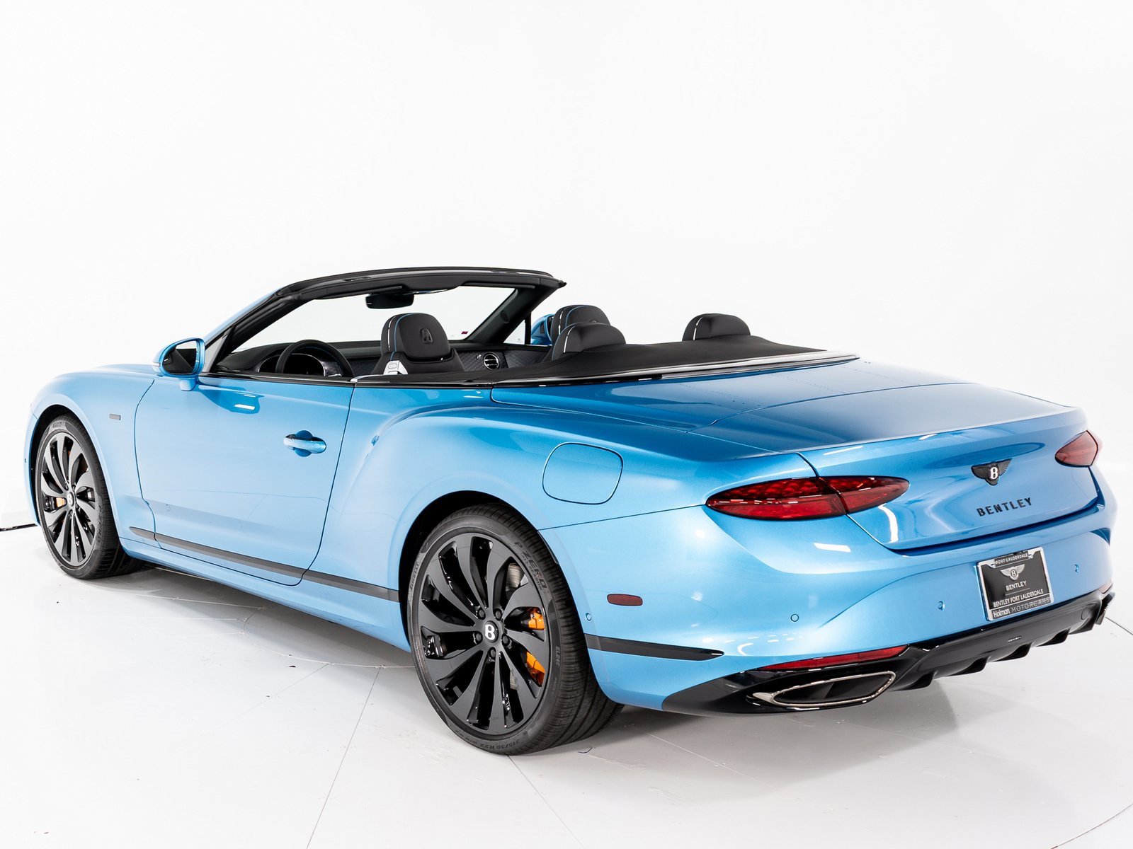 Used 2025 Bentley Continental GTC image 3