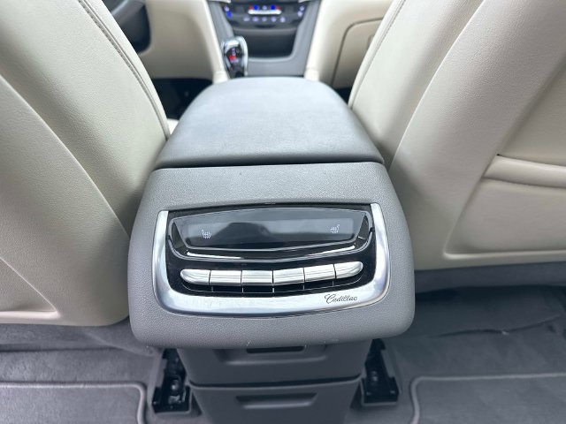 Used 2024 Cadillac XT6 Premium Luxury AWD/4WD image 17