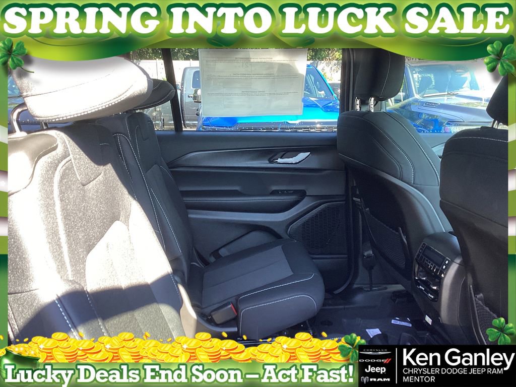 New 2025 Jeep Grand Cherokee L Laredo w/ Luxury Tech Group I image 18