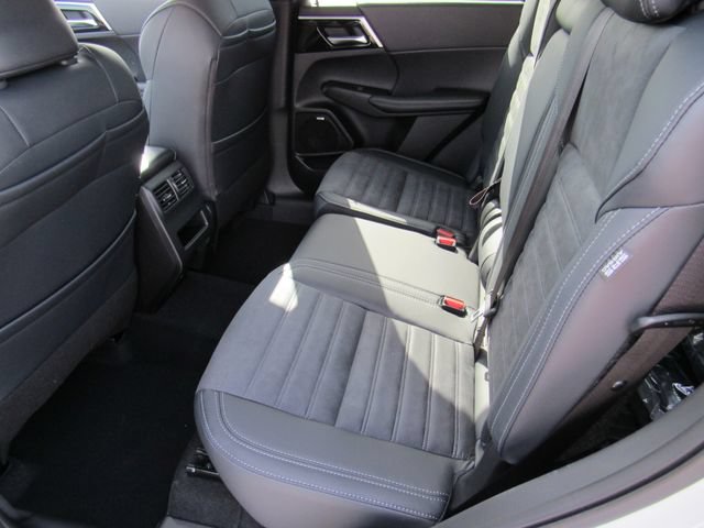 New 2026 Mitsubishi Outlander LE FWD image 15