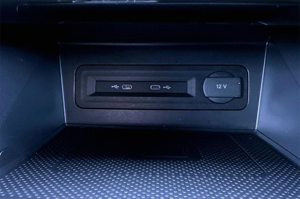 Used 2023 Volkswagen Atlas Cross Sport SE w/ Panoramic Sunroof Package image 32