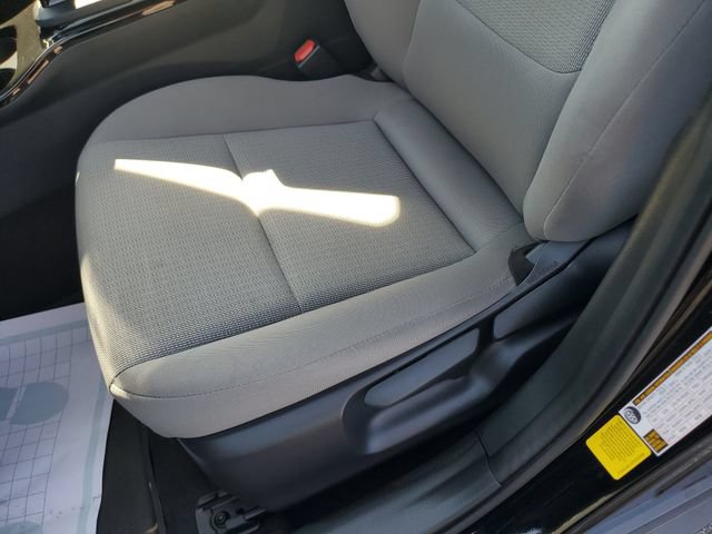 Used 2024 Toyota Prius LE FWD image 19