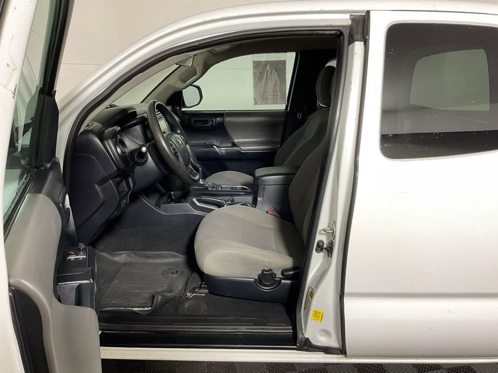 Used 2019 Toyota Tacoma SR image 17