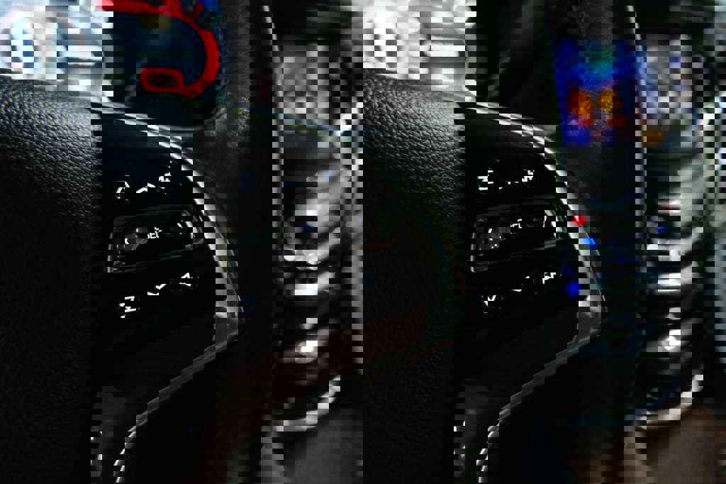 Used 2017 Cadillac Escalade ESV Premium Luxury image 43