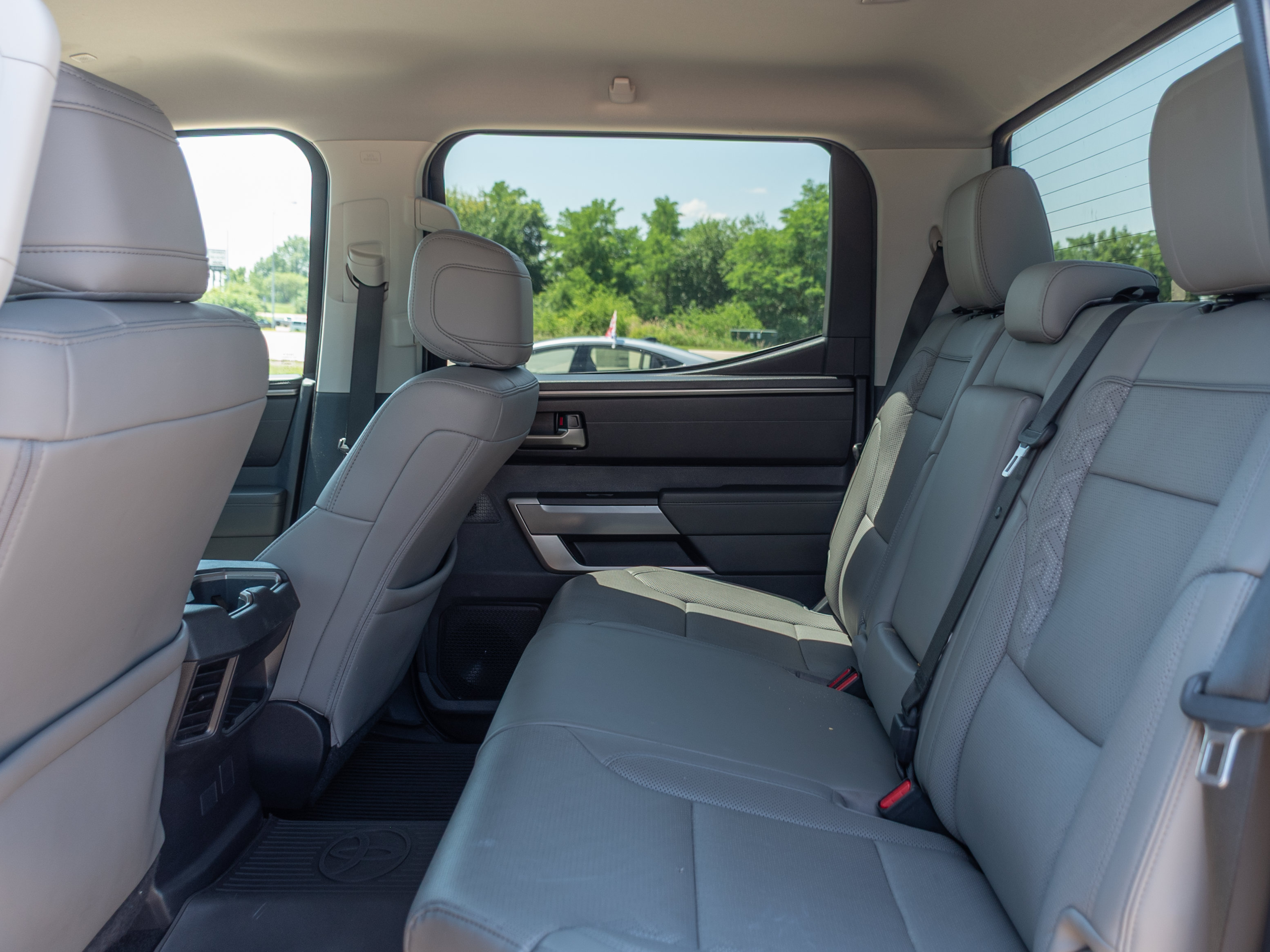 Used 2023 Toyota Tundra SR5 w/ SR5 Premium Package AWD/4WD image 17