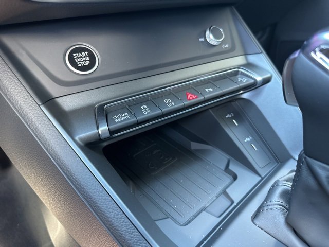 New 2025 Audi Q3 2.0T Premium image 28