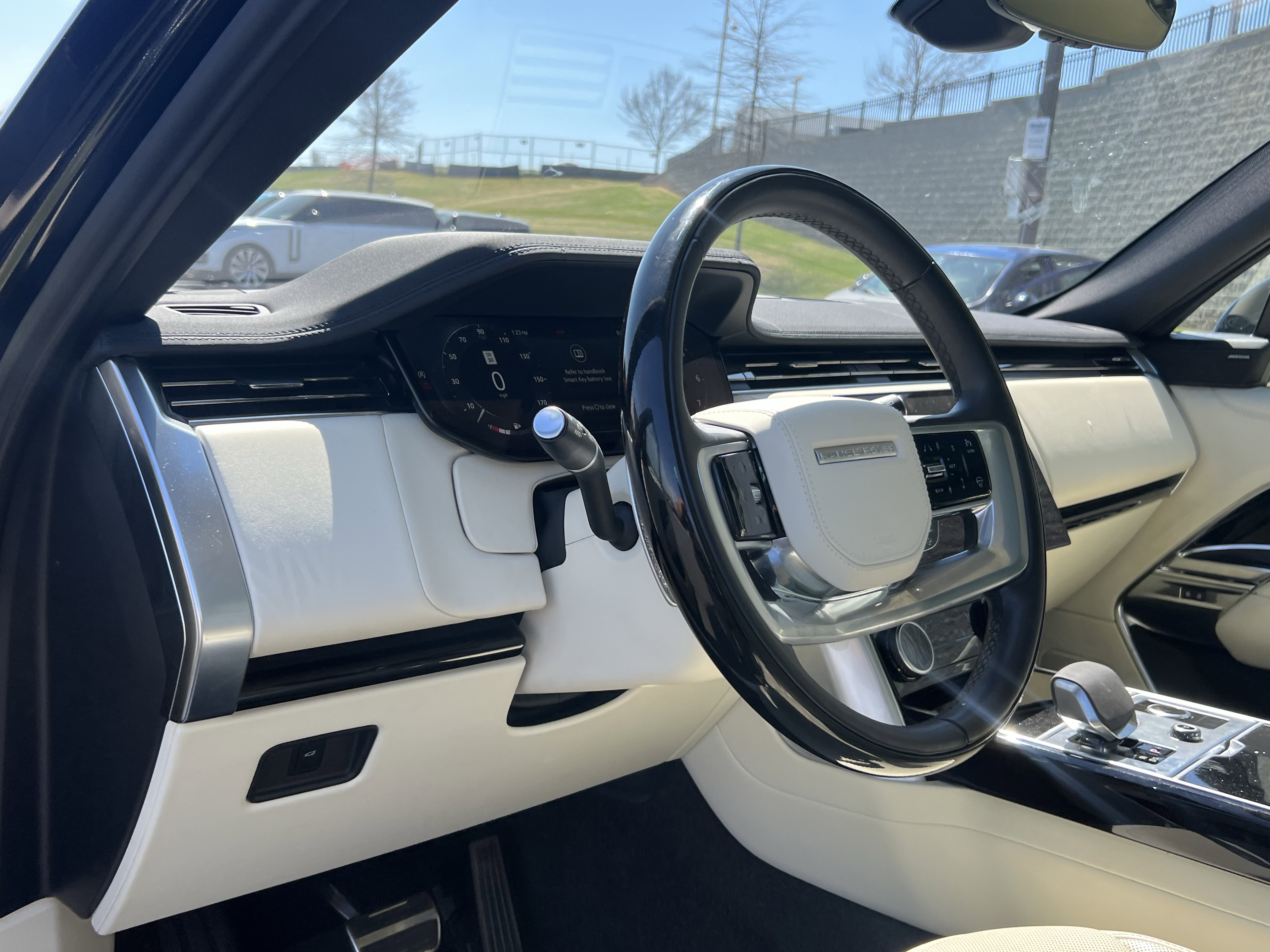 Certified 2023 Land Rover Range Rover Long Wheelbase SE image 17