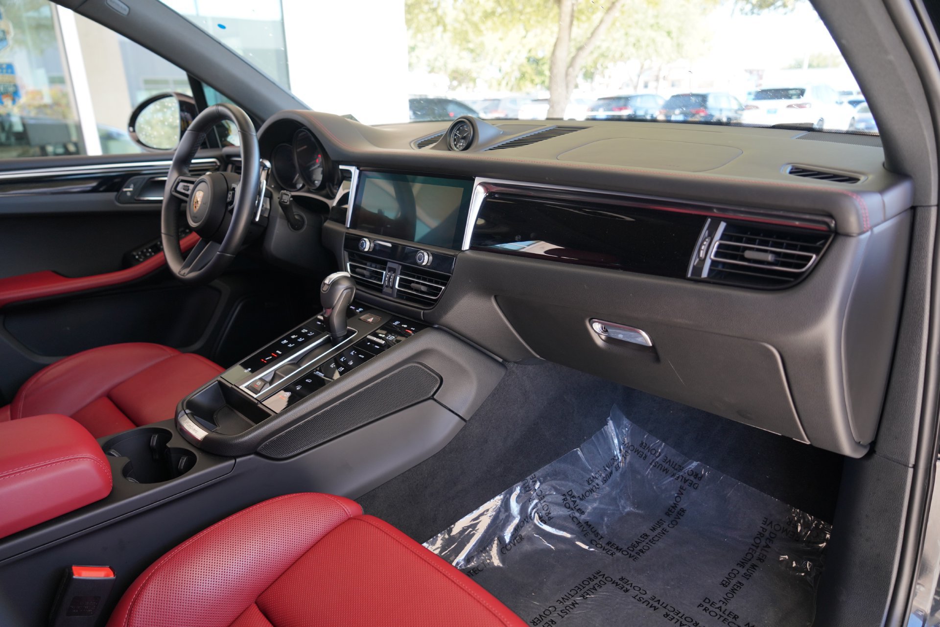 Used 2024 Porsche Macan S AWD/4WD image 23