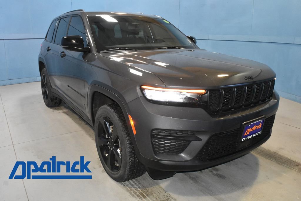 Used 2023 Jeep Grand Cherokee Altitude