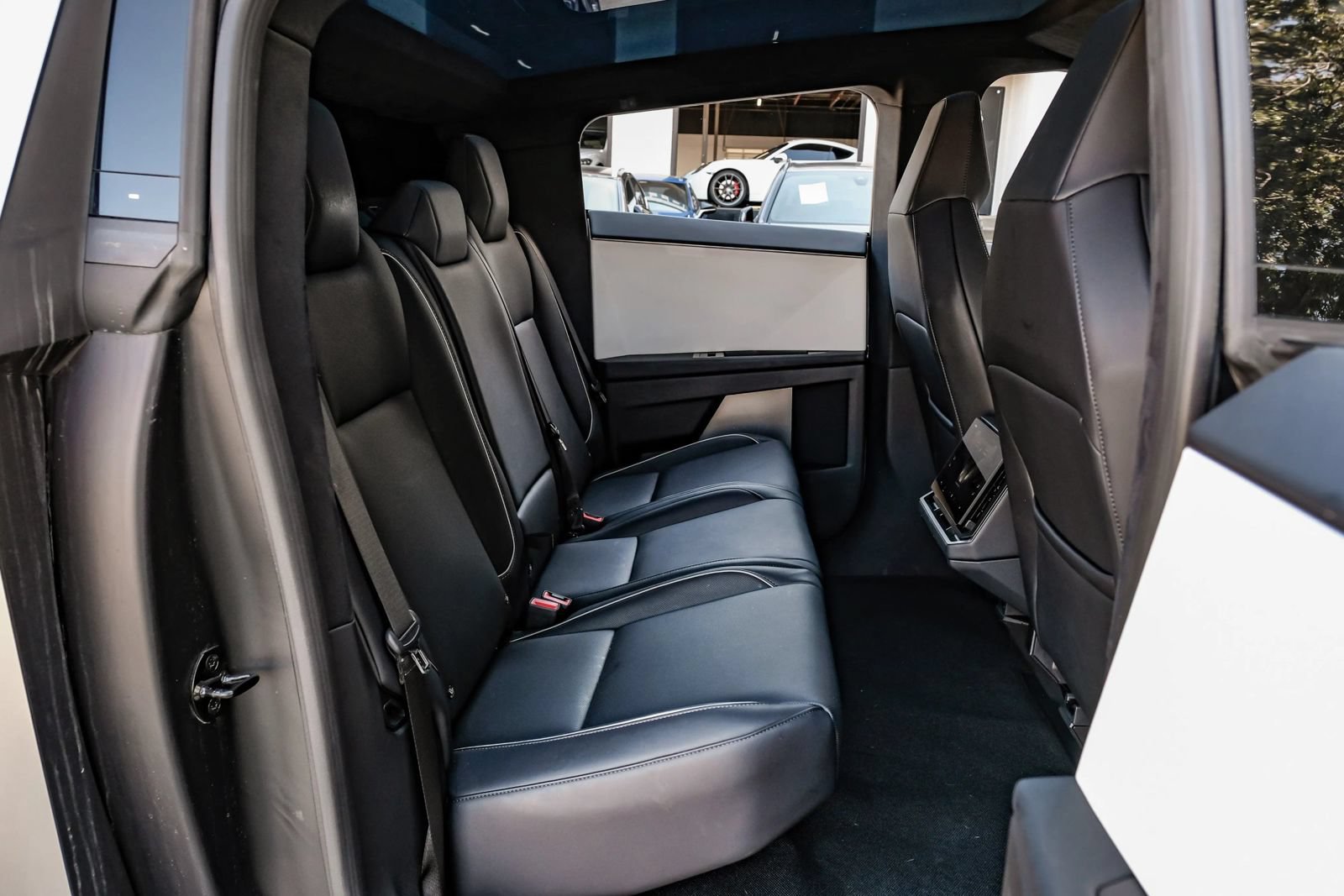 Used 2024 Tesla Cybertruck AWD Crew Cab image 49