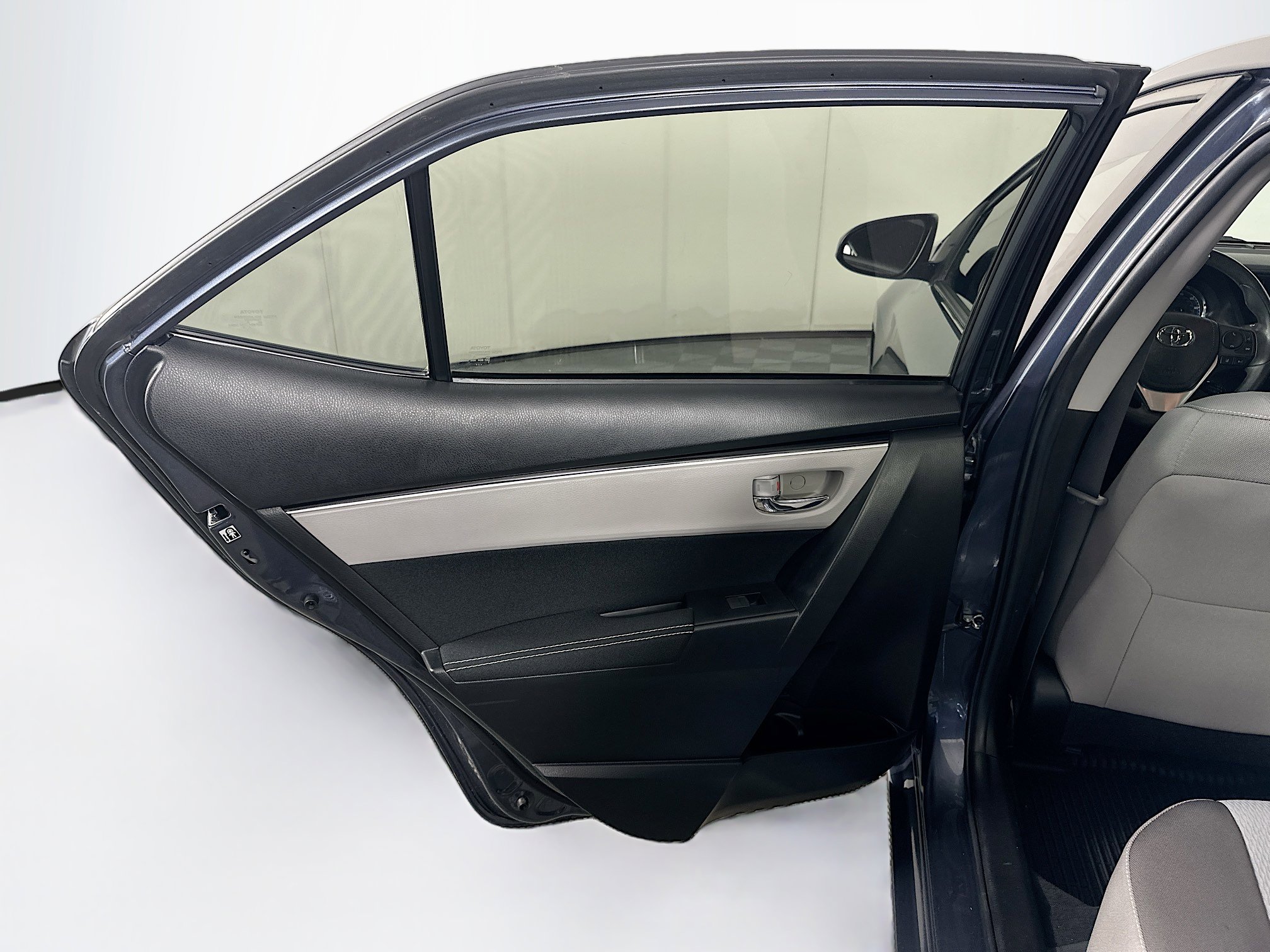 Used 2019 Toyota Corolla LE FWD image 24