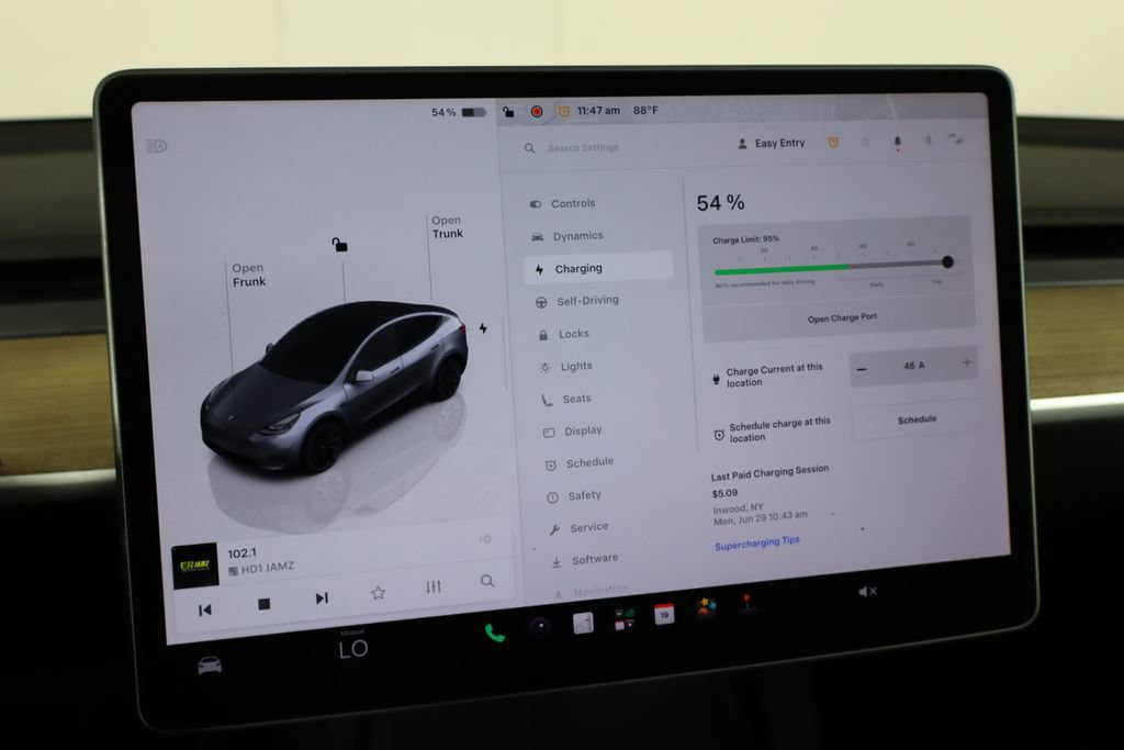 Used 2024 Tesla Model Y Long Range AWD/4WD image 29