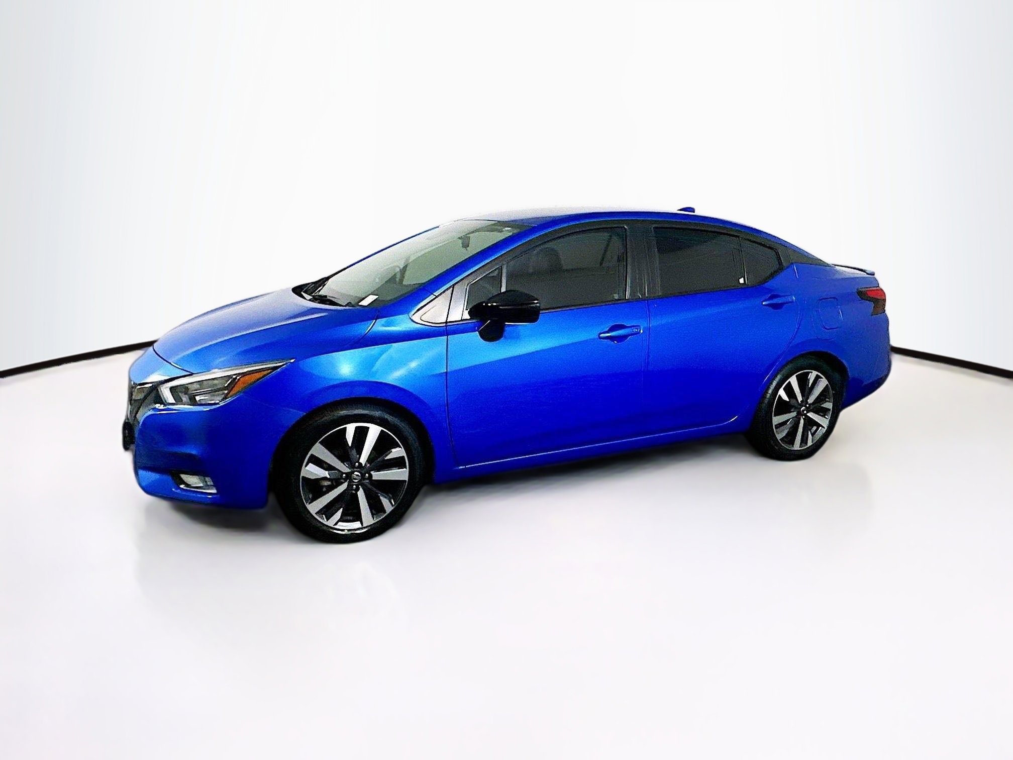 Used 2020 Nissan Versa SR w/ Convenience Package FWD image 4