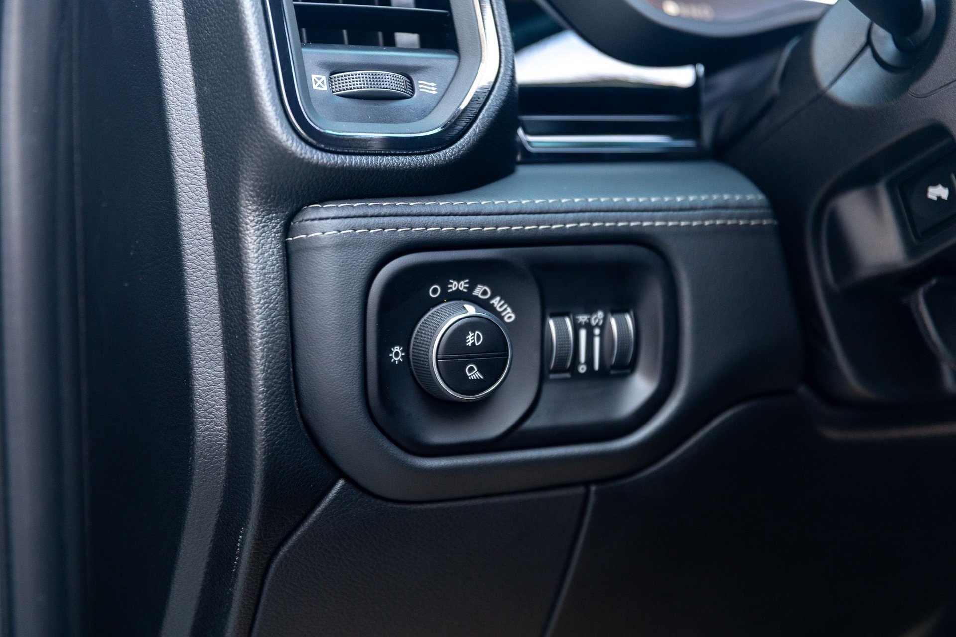 Used 2026 RAM 3500 Limited image 24