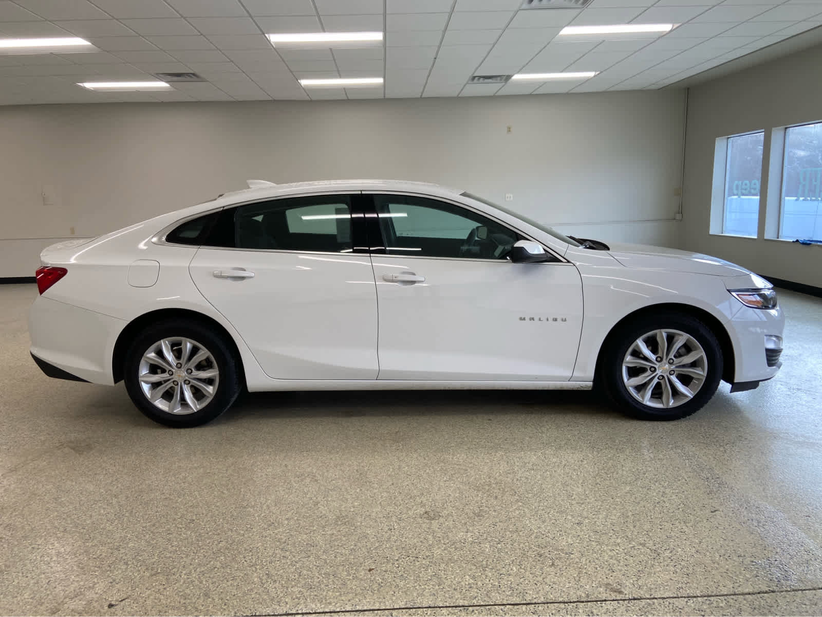 Used 2024 Chevrolet Malibu LT image 9