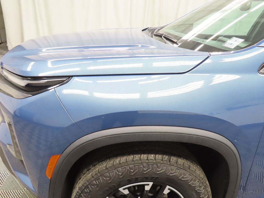 Used 2025 Chevrolet Traverse Z71 w/ LPO, Floor Liner Package AWD/4WD image 41