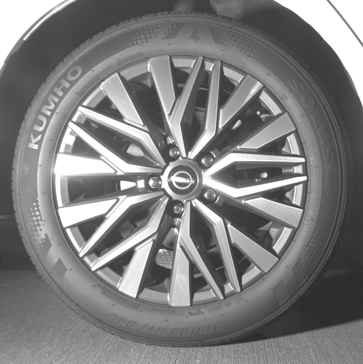 Used 2025 Nissan Altima 2.5 SV FWD image 15