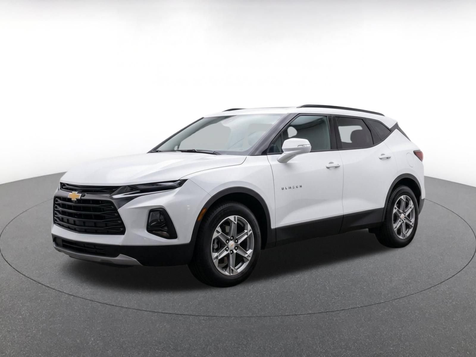 Used 2025 Chevrolet Blazer LT FWD image 8