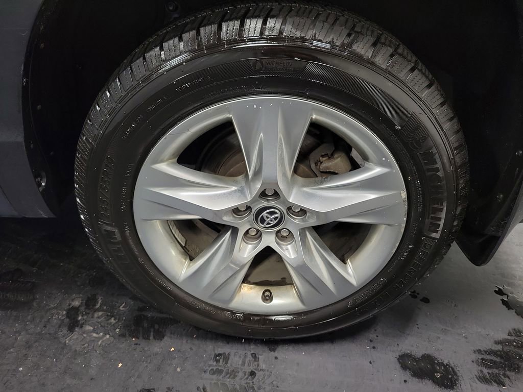 Used 2017 Toyota Highlander Limited image 10