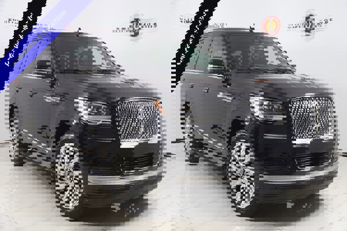 Used 2024 Lincoln Navigator Reserve AWD/4WD image 1