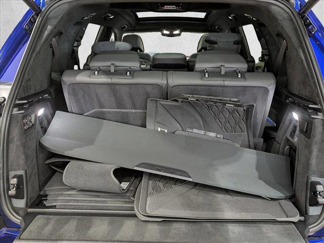 Used 2025 BMW X7 M60i image 6