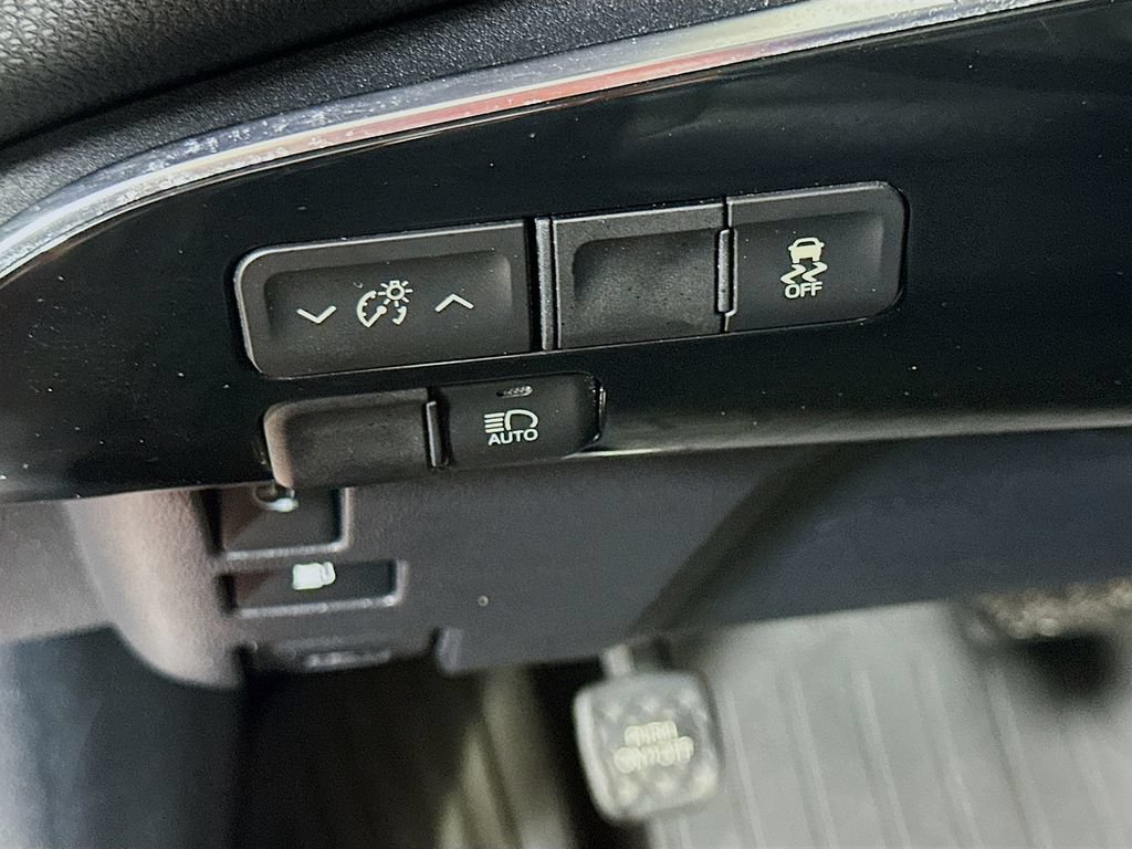 Used 2017 Toyota Prius Prime Premium FWD image 21